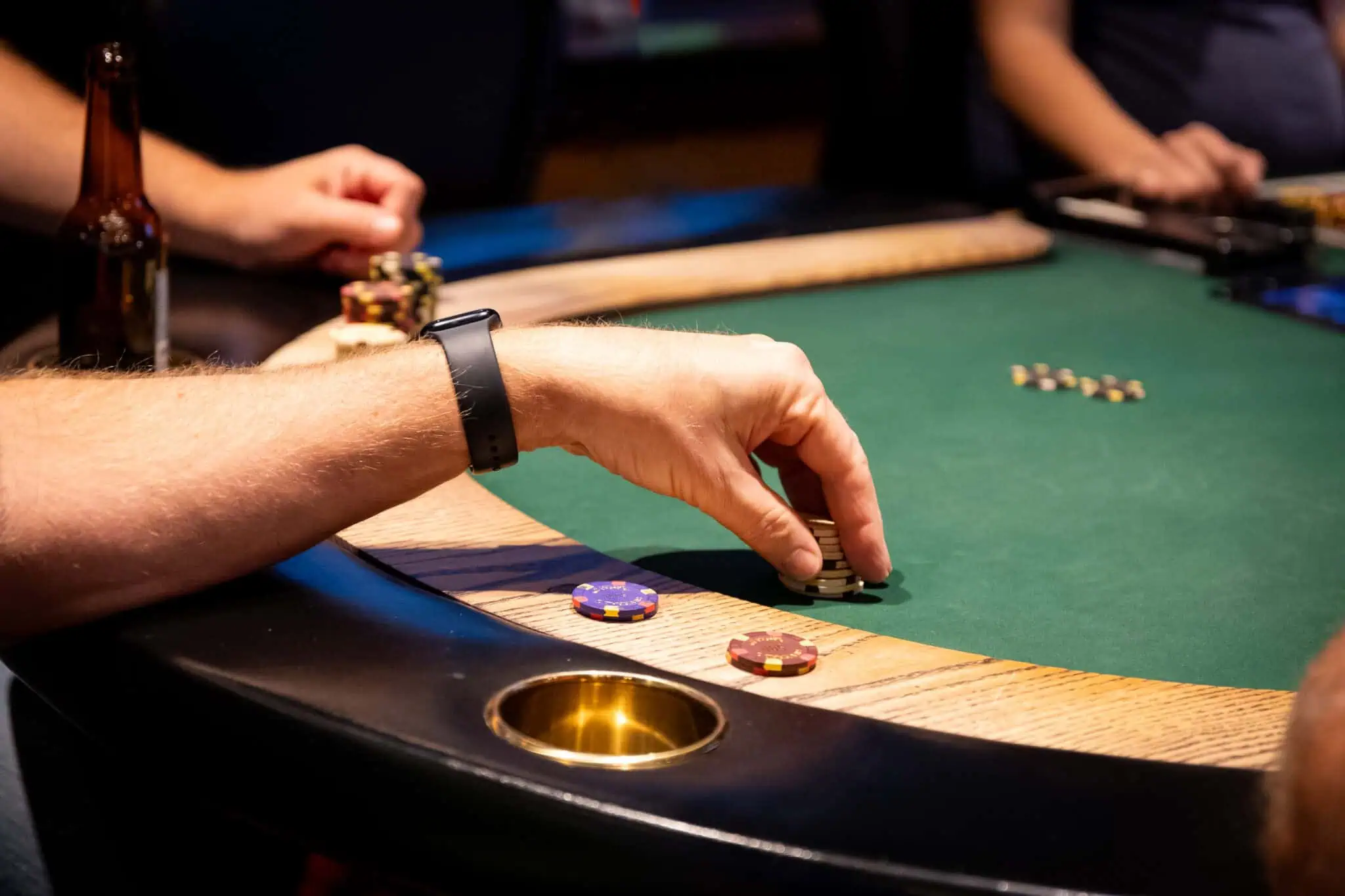 Sf poker3 2048x1365