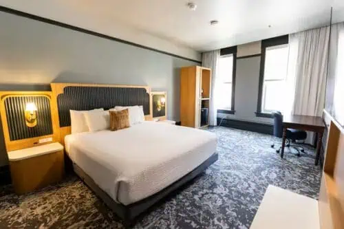 Standard Suite 1 King 1 Queen
